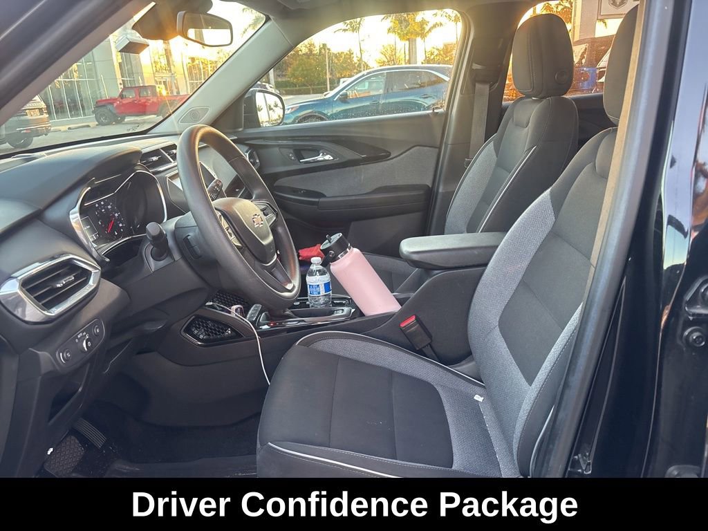 Used 2022 Chevrolet TrailBlazer LT w/ Driver Confidence Package image 4