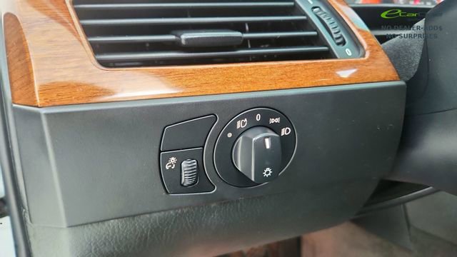 Used 2006 BMW M5 image 36