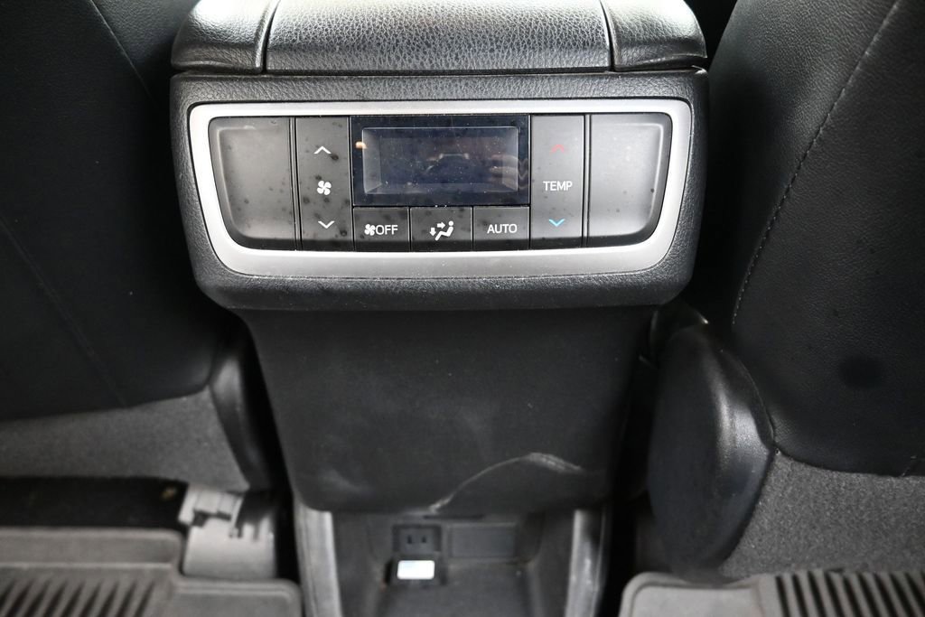 Used 2018 Toyota Highlander XLE AWD/4WD image 17