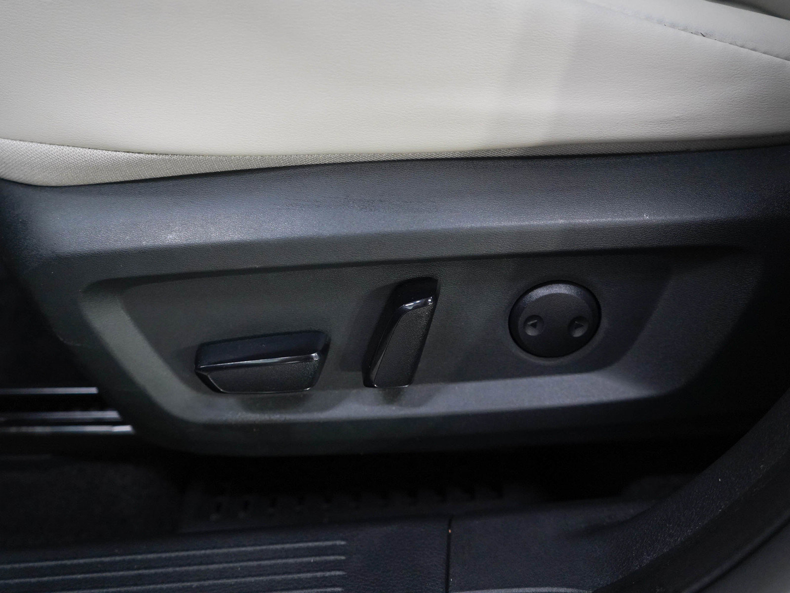 Used 2023 Nissan Rogue SV w/ SV Premium B Package AWD/4WD image 24