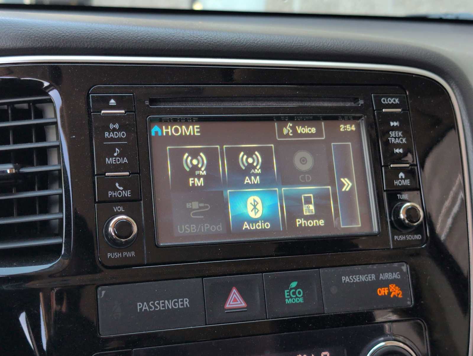 Used 2016 Mitsubishi Outlander SEL AWD/4WD image 27