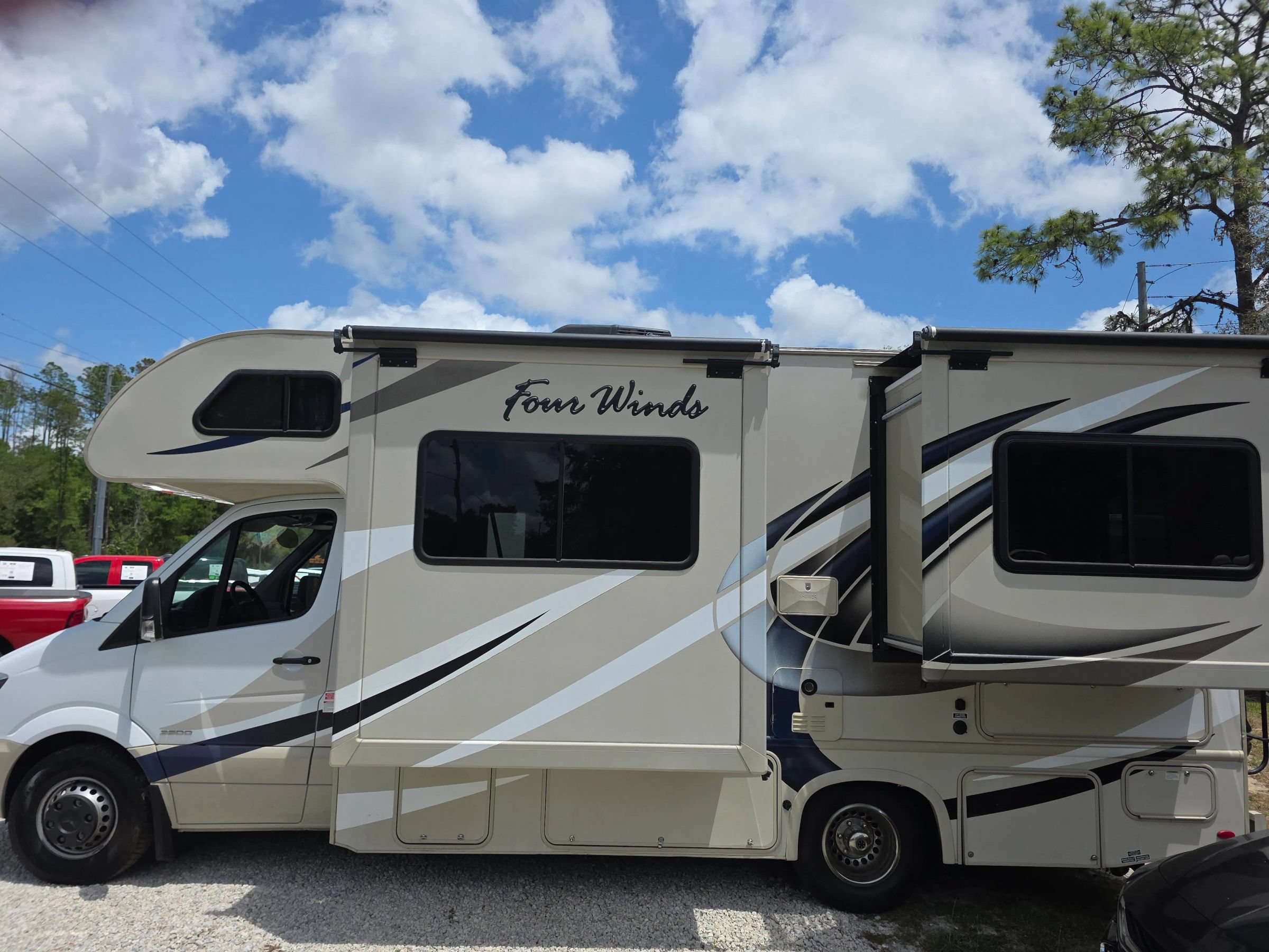 Used 2016 Mercedes-Benz Sprinter 3500 image 3