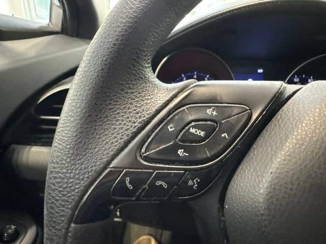 Used 2019 Toyota C-HR LE FWD image 3