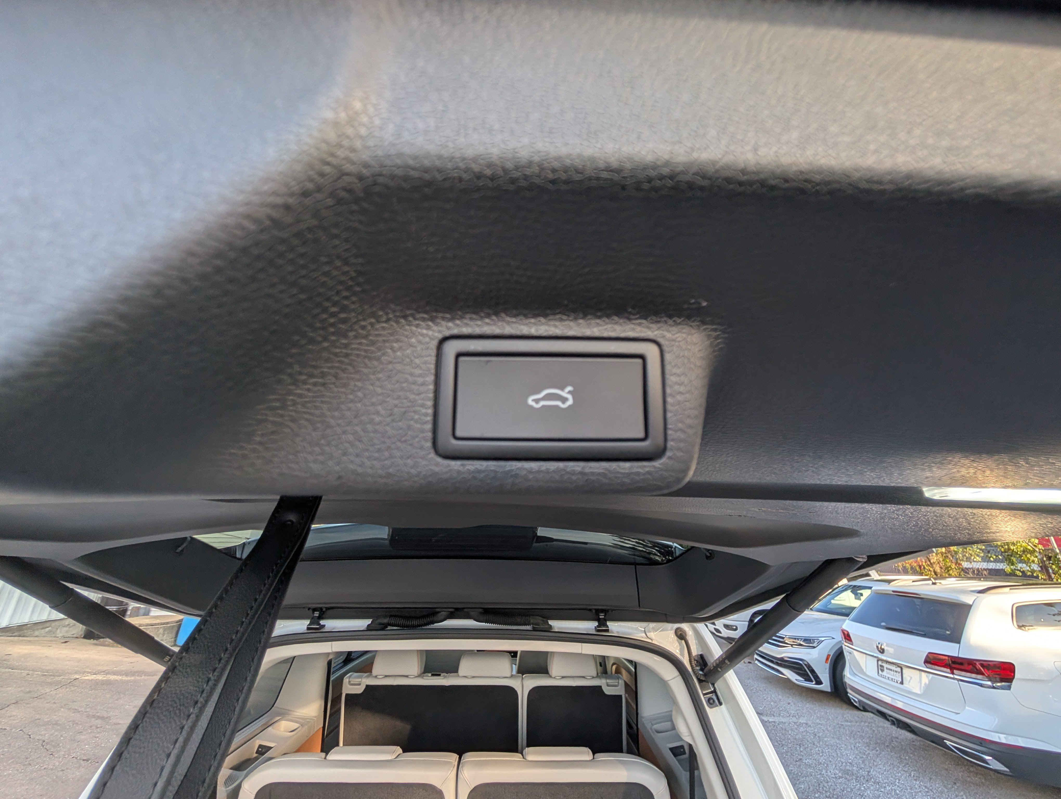 Used 2025 Volkswagen ID. Buzz 1st Edition RWD image 14