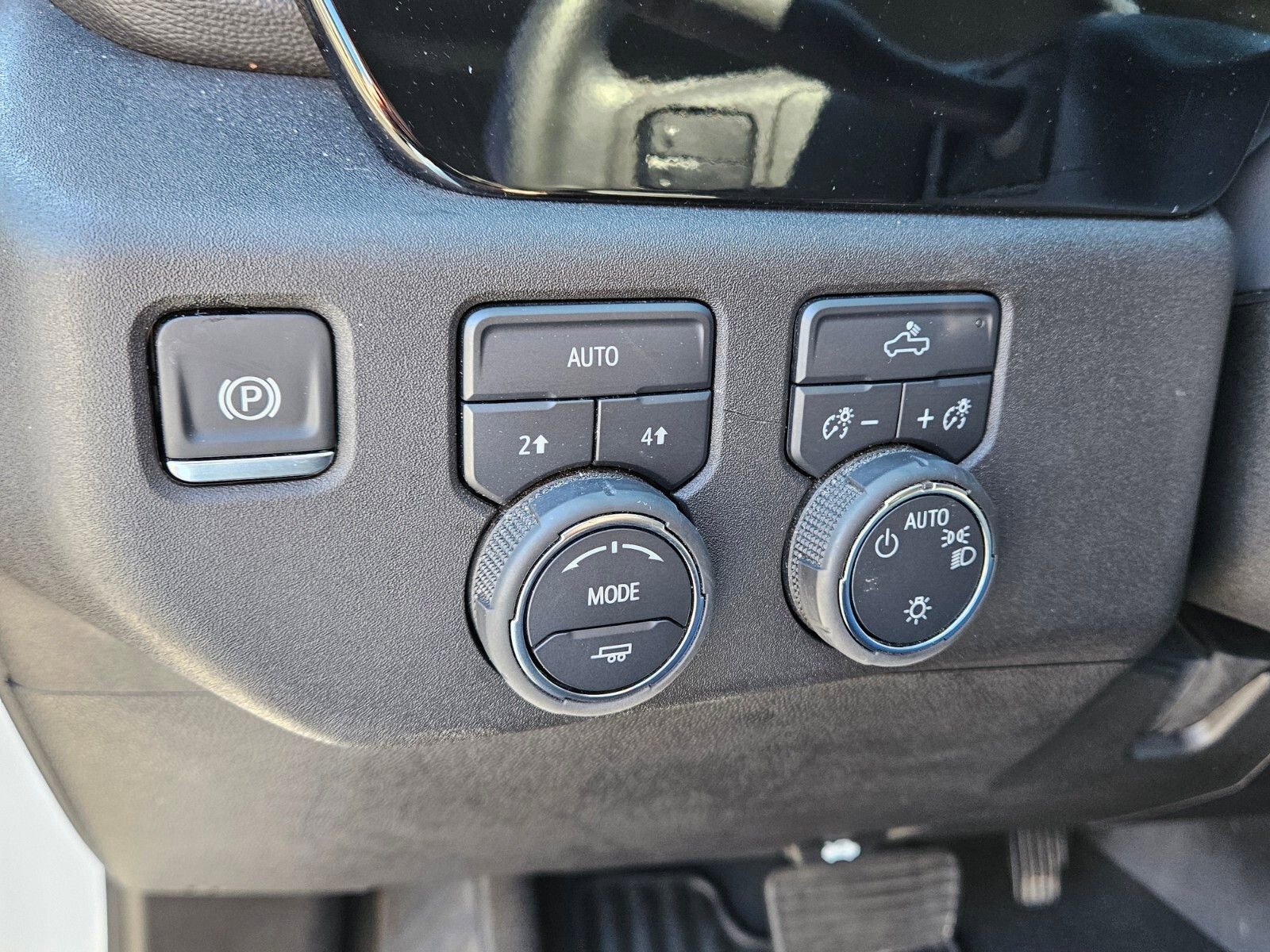 Used 2025 Chevrolet Silverado 1500 LT image 28