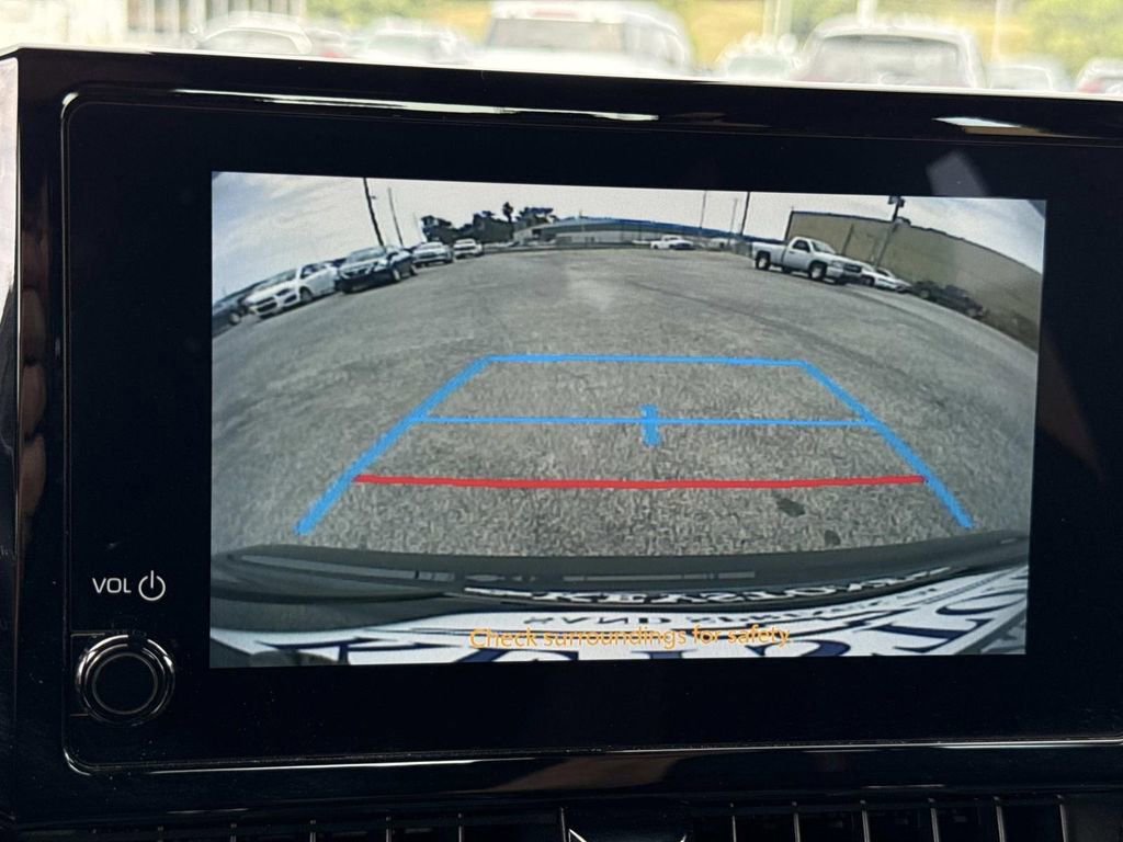 Used 2024 Toyota Corolla SE image 17