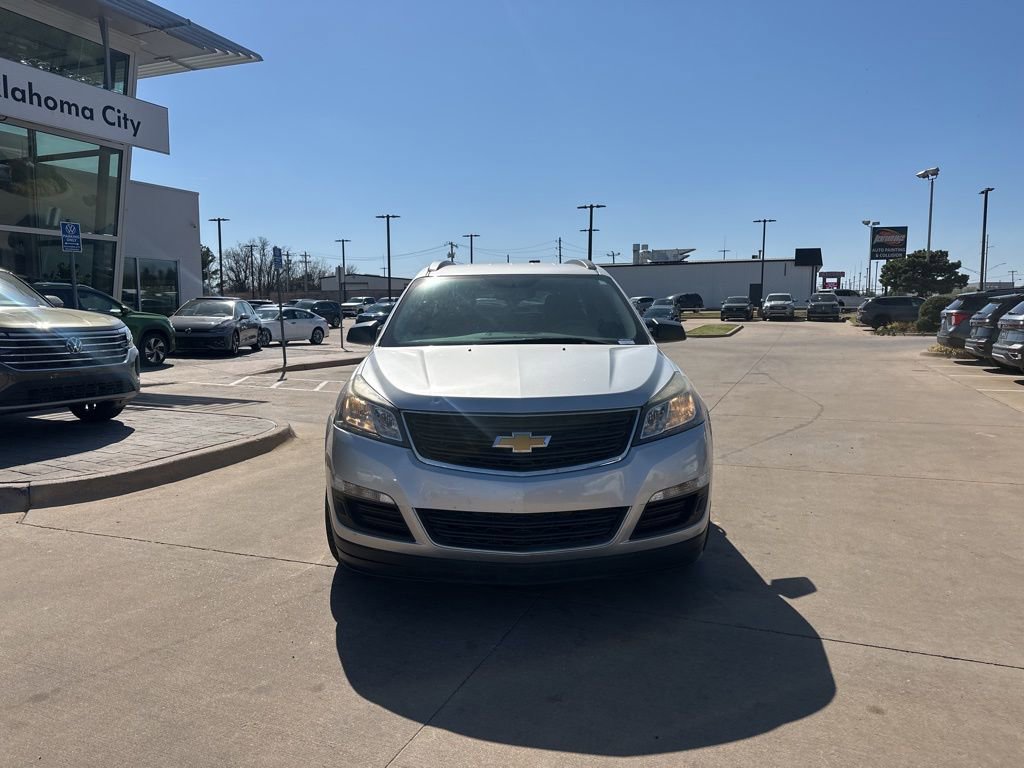 Used 2015 Chevrolet Traverse LS image 2