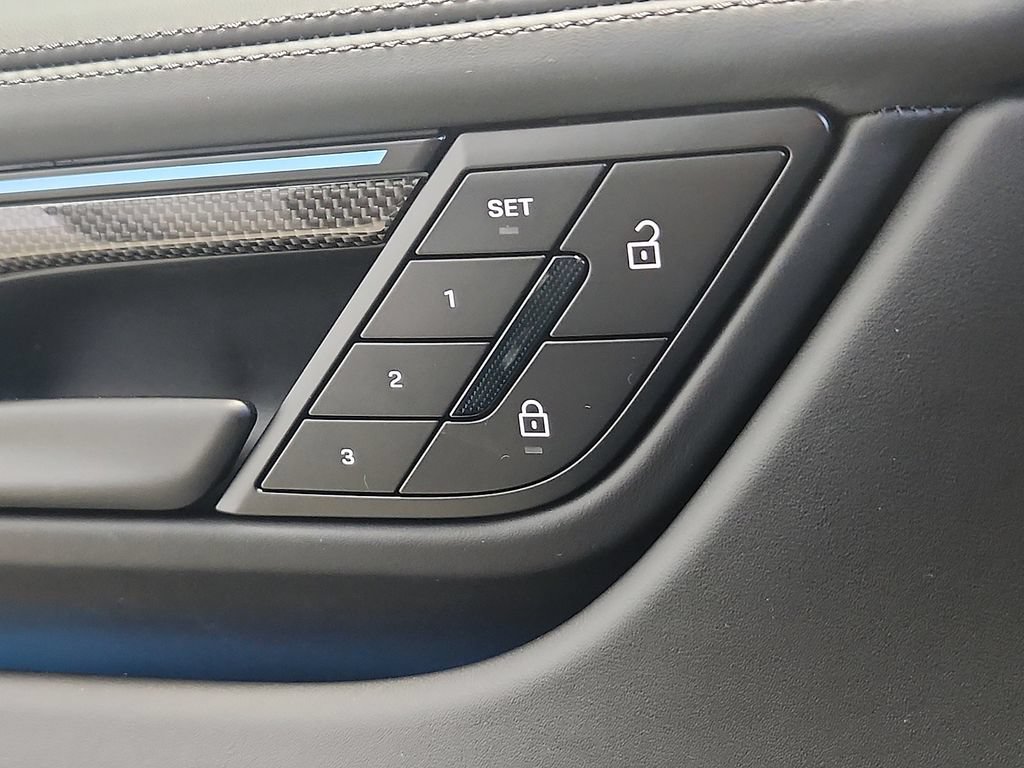 New 2026 Porsche Macan Turbo Electric AWD/4WD image 20