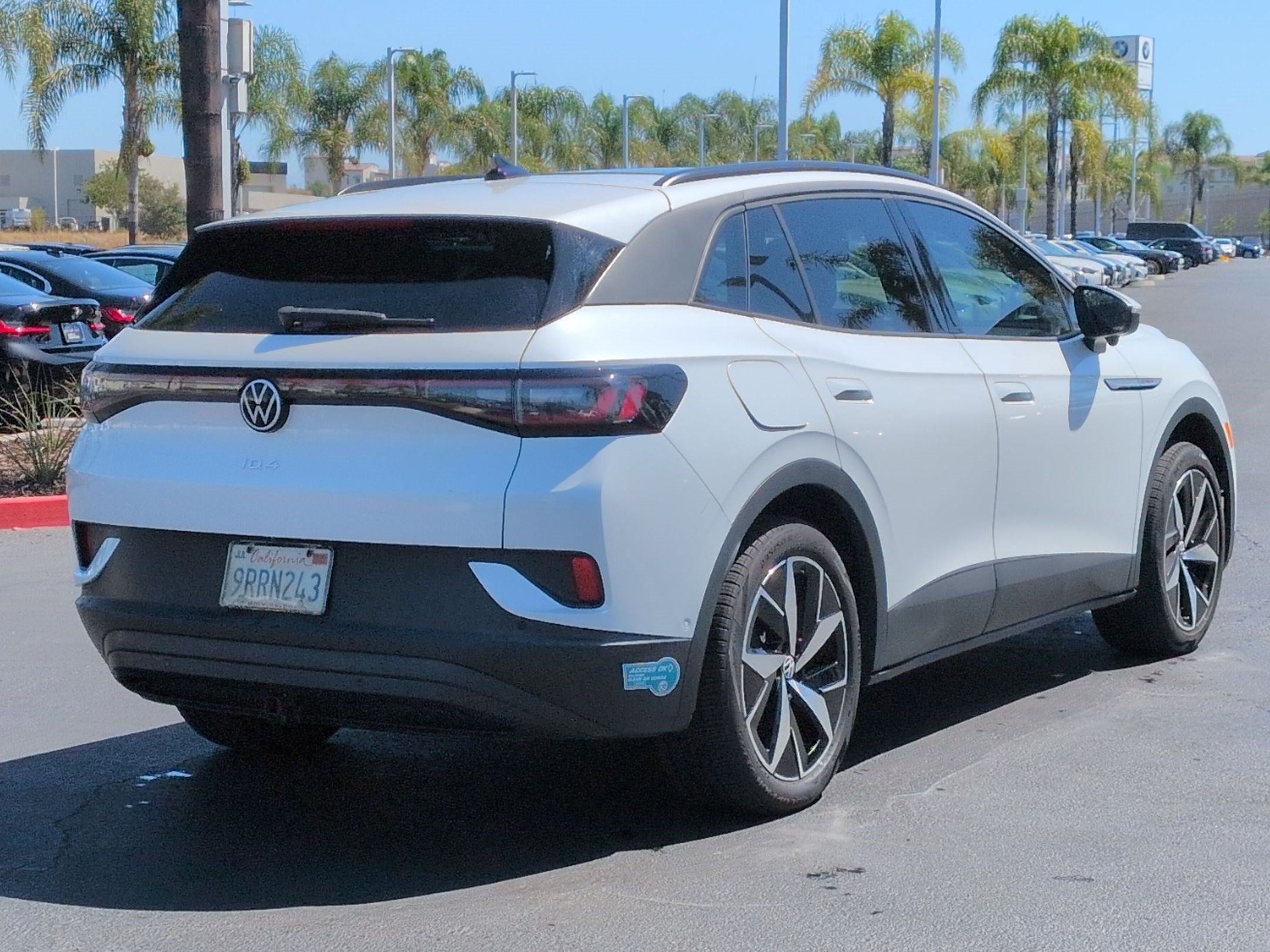 Used 2023 Volkswagen ID.4 Pro S AWD/4WD image 10