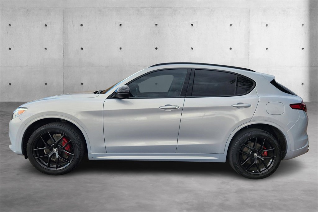 Used 2021 Alfa Romeo Stelvio Ti w/ Nero Edizione image 6