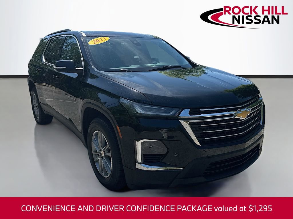Used 2023 Chevrolet Traverse LT FWD image 1