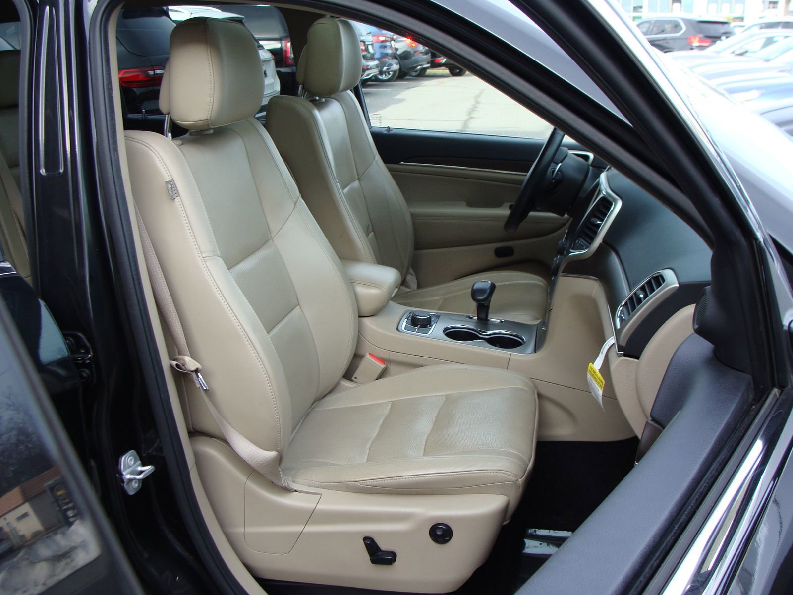 Used 2015 Jeep Grand Cherokee Limited w/ Luxury Group II image 10