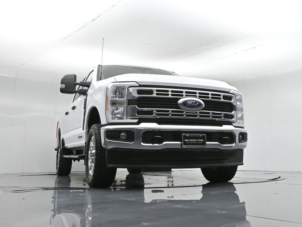 Used 2023 Ford F250 XLT w/ F-250 >10K GVWR Package image 51