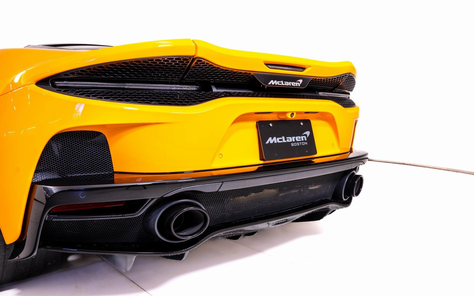 Used 2023 McLaren GT image 11