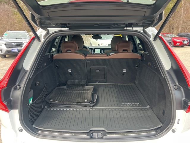 Certified 2024 Volvo XC60 T8 Plus w/ Protection Package Premier image 22