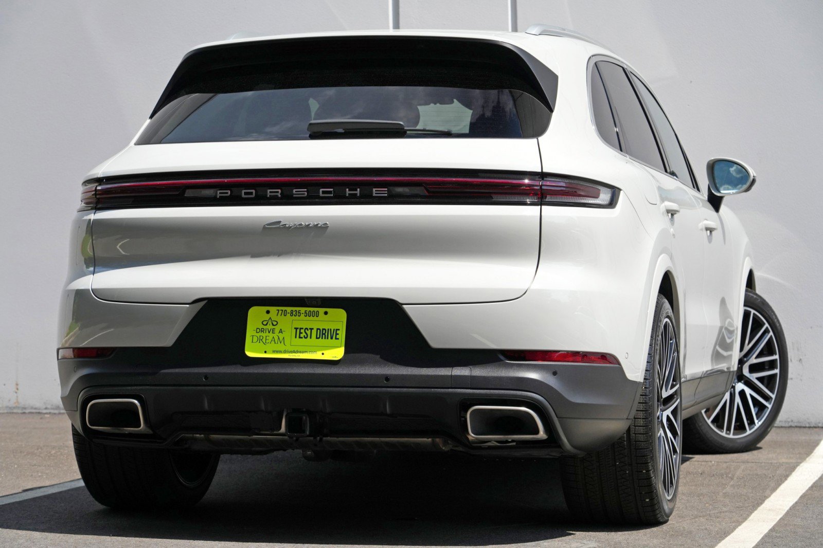 Used 2025 Porsche Cayenne w/ Premium Package Plus AWD/4WD image 5