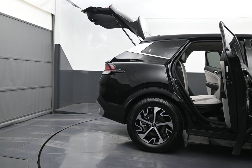 Used 2024 Kia Sportage EX FWD image 10