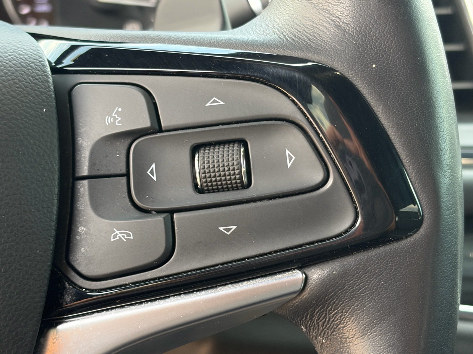 Used 2023 Buick Enclave Premium FWD image 23