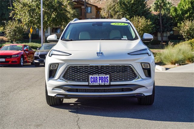 Used 2024 Buick Encore GX Avenir w/ Avenir Technology Package image 3