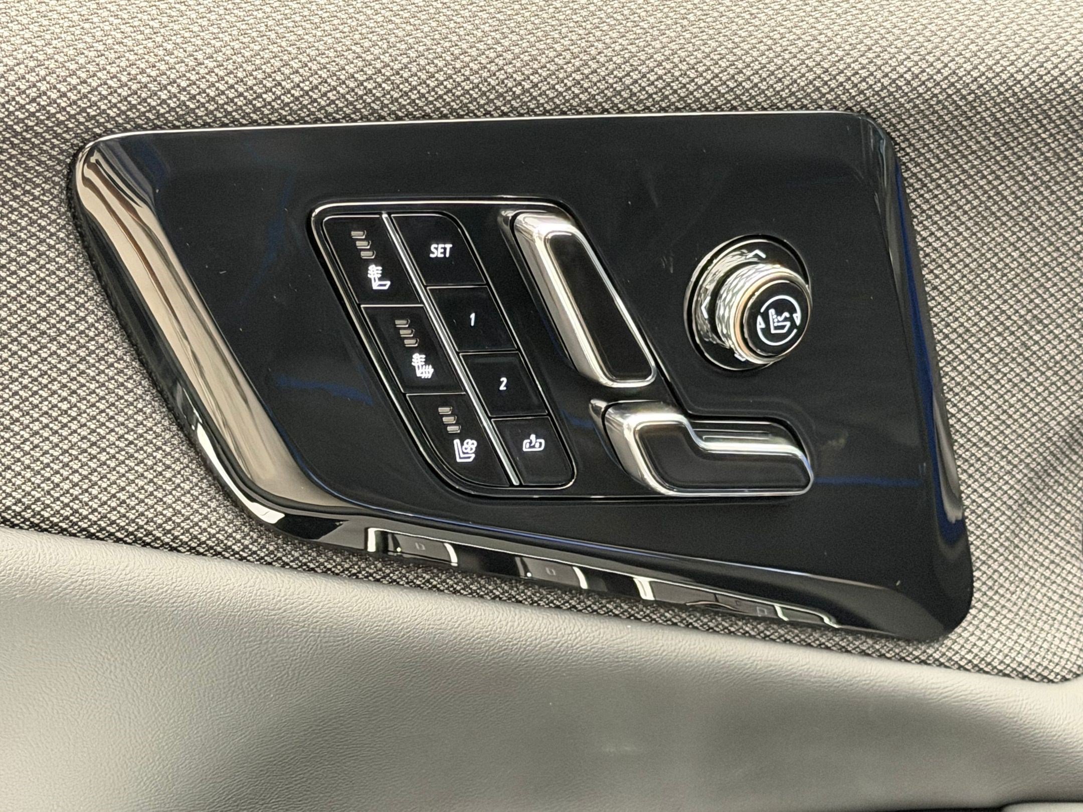 New 2027 Cadillac Optiq V w/ Deep Ocean Design Edition AWD/4WD image 23
