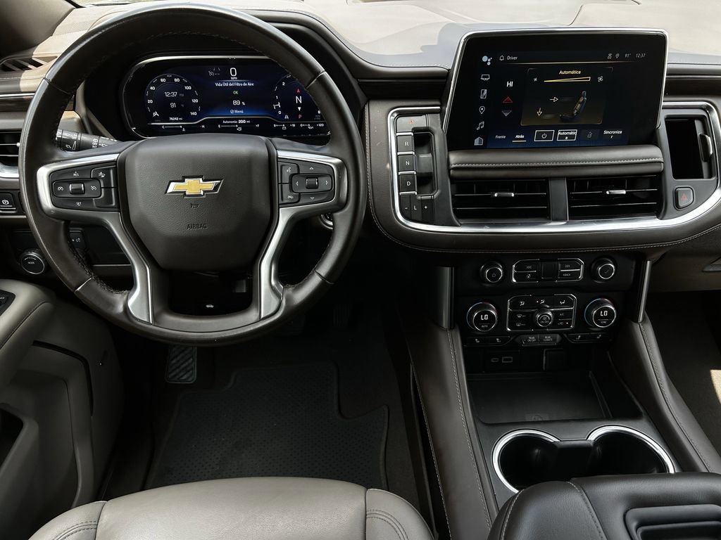 Used 2024 Chevrolet Suburban LT RWD image 13