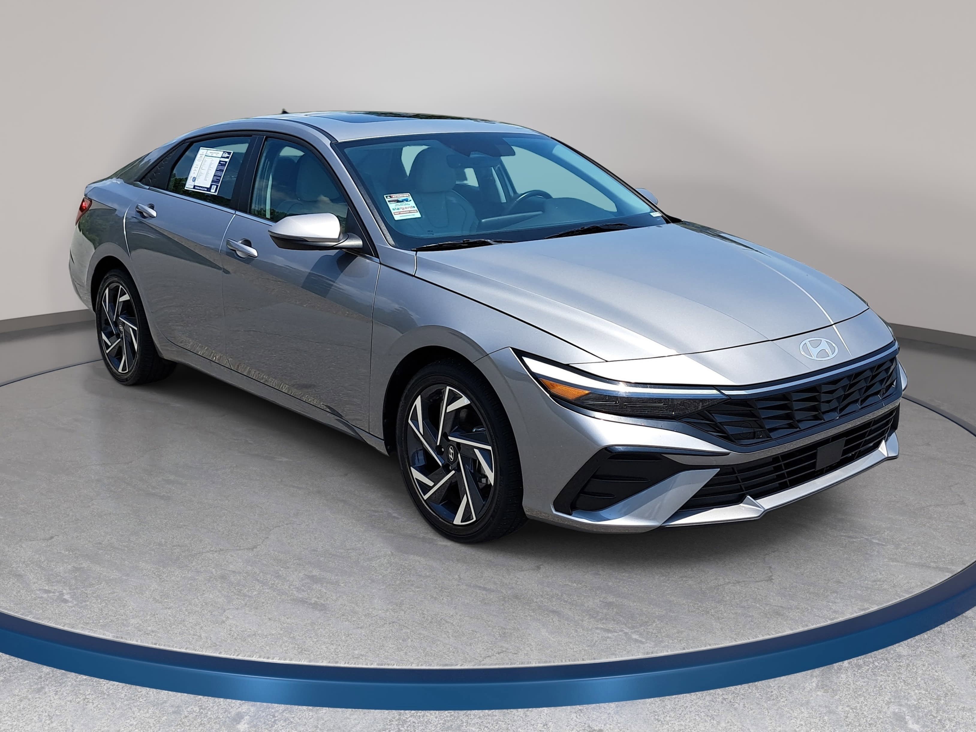 Used 2025 Hyundai Elantra Limited FWD image 3