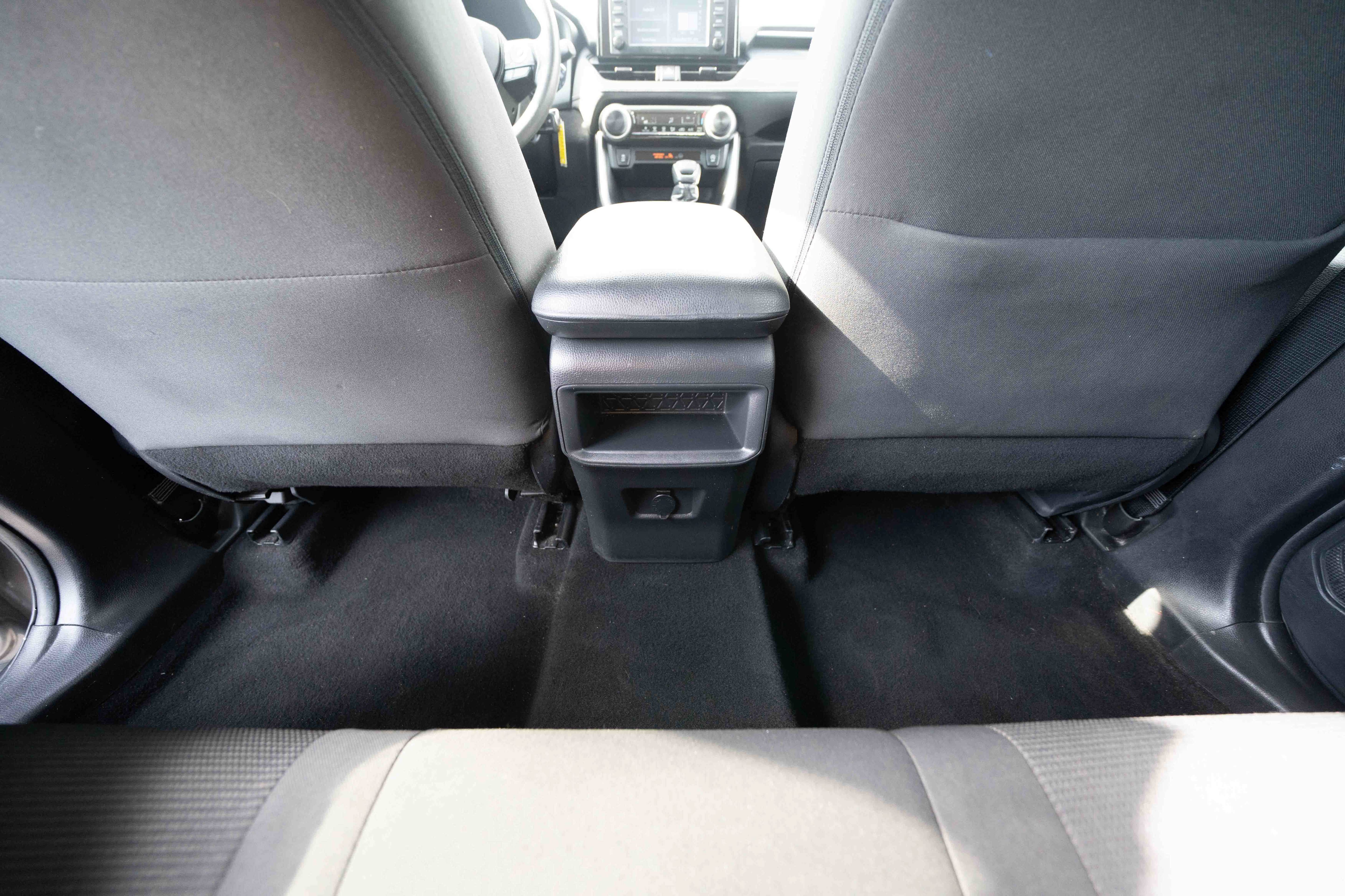 Used 2019 Toyota RAV4 LE AWD/4WD image 22