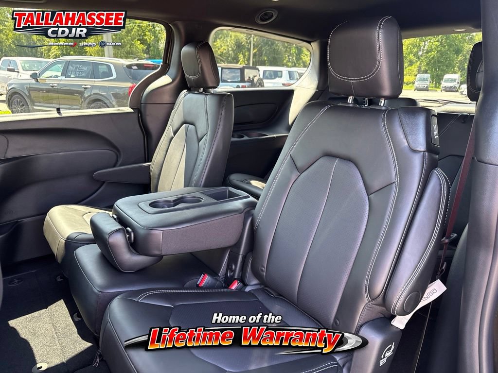 New 2027 Chrysler Pacifica Select FWD image 30