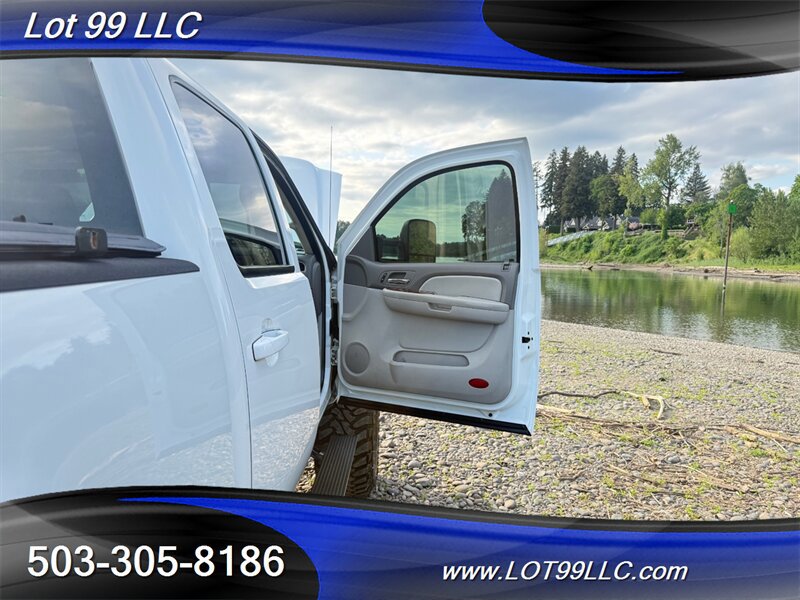 Used 2009 GMC Sierra 2500 SLT w/ Entertainment Package AWD/4WD image 45