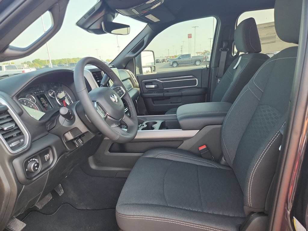 New 2026 RAM 3500 Big Horn AWD/4WD image 10