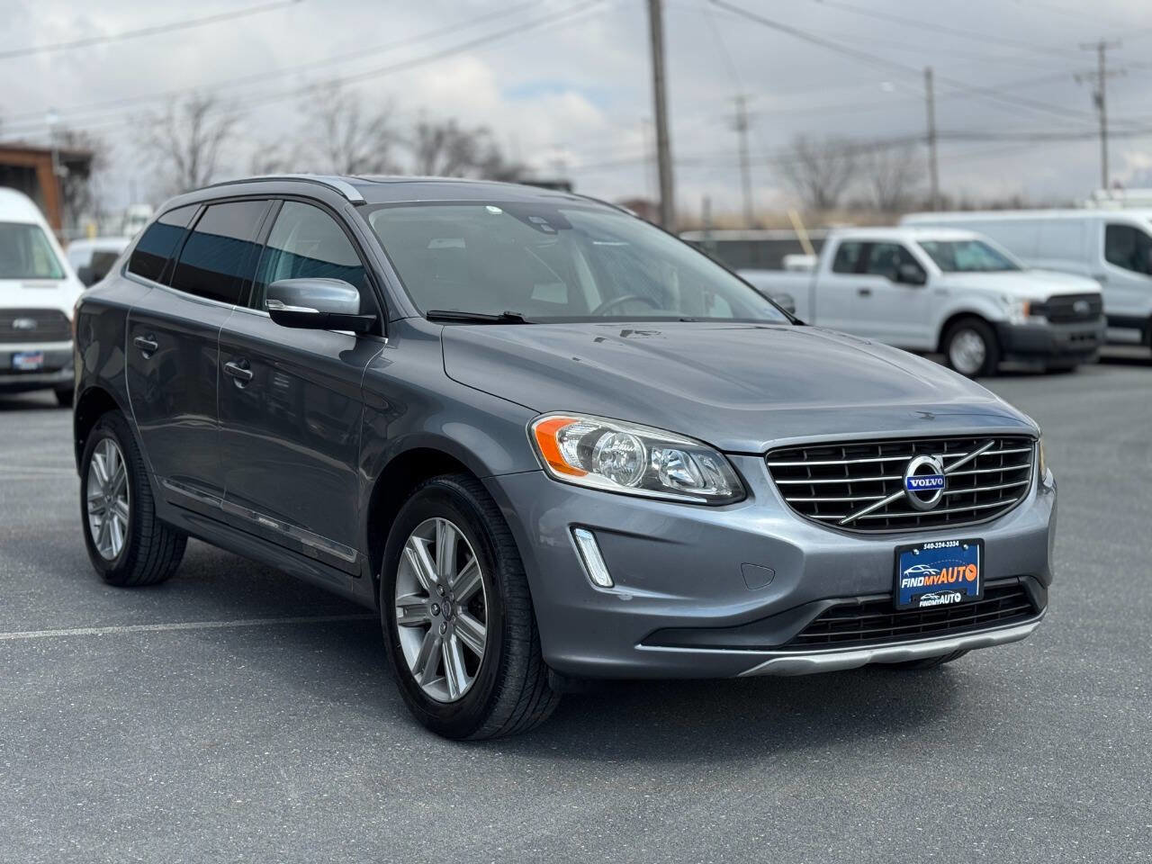 Used 2017 Volvo XC60 T5 Inscription image 3