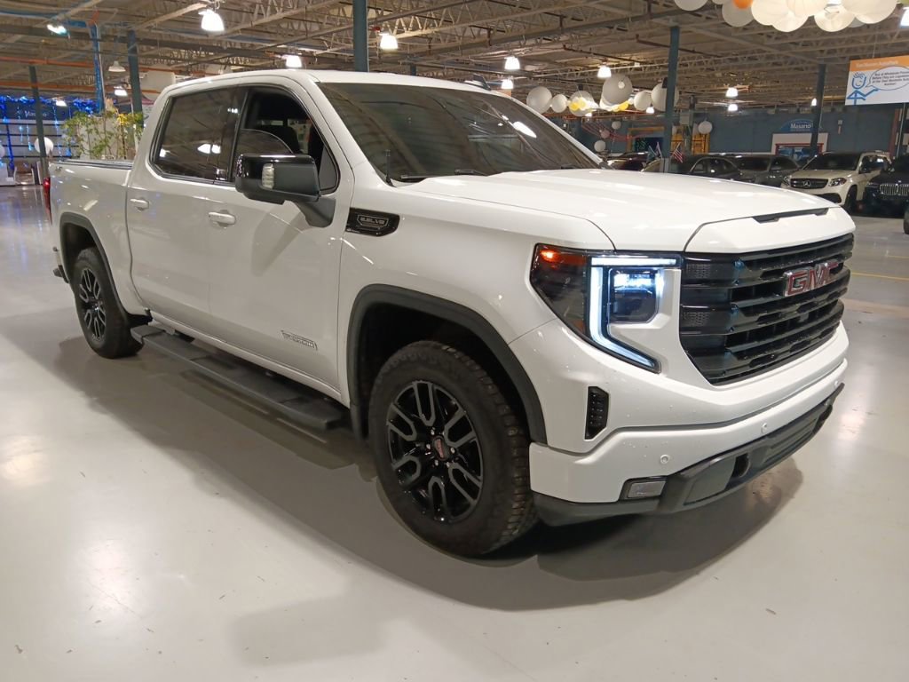 Used 2025 GMC Sierra 1500 Elevation w/ Elevation Premium Package image 4