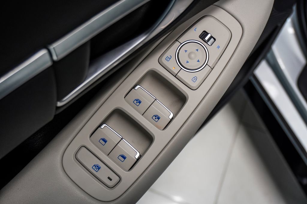Used 2025 Hyundai Sonata SEL FWD image 26