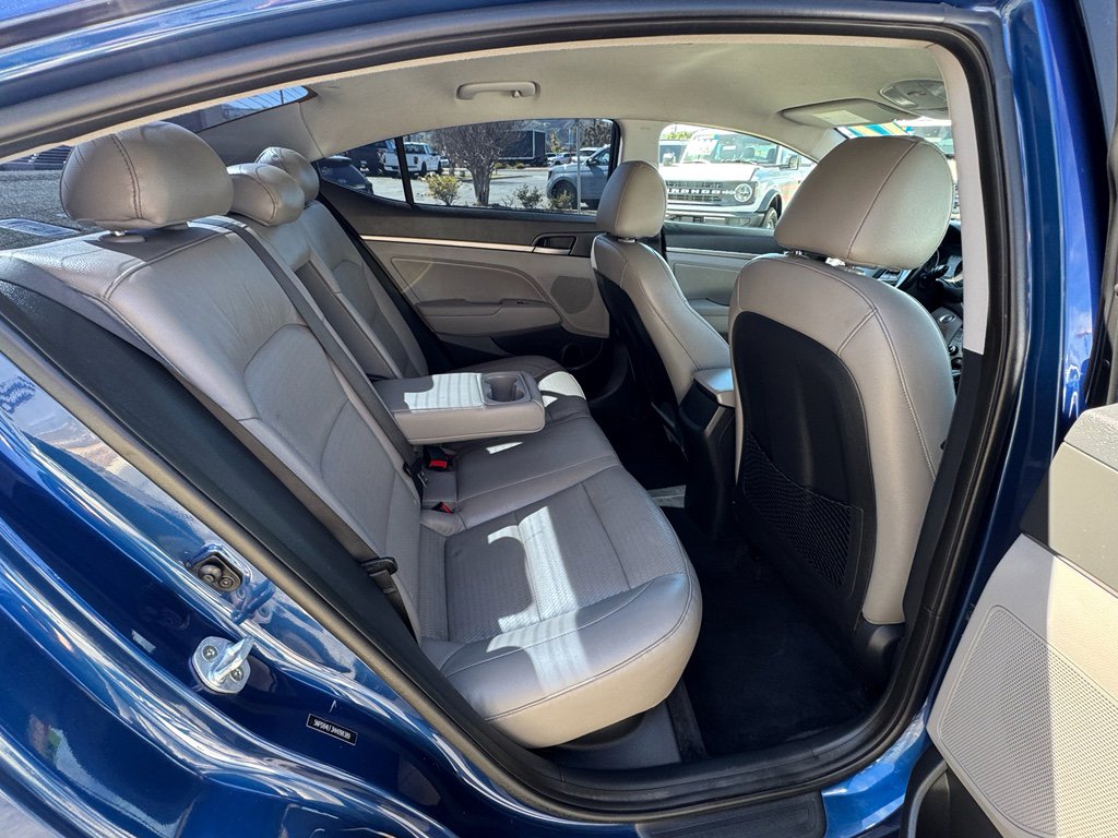 Used 2017 Hyundai Elantra Limited image 21