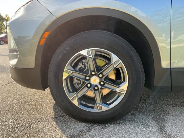 New 2025 Chevrolet Blazer LT w/ Convenience Package AWD/4WD image 14
