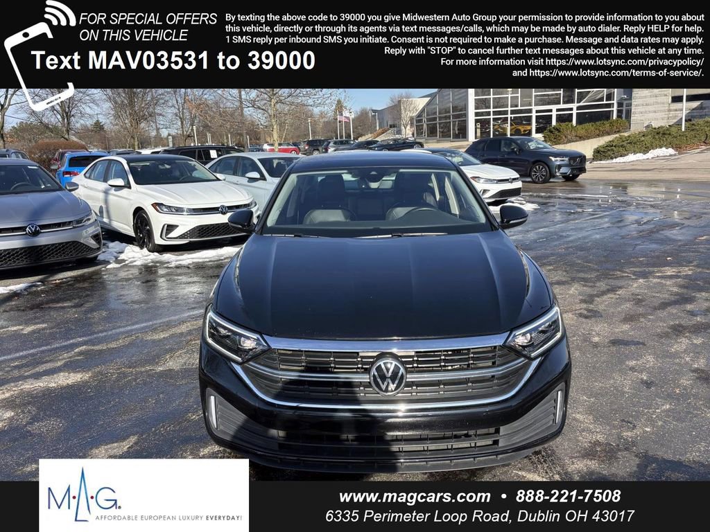 Used 2022 Volkswagen Jetta SEL image 2