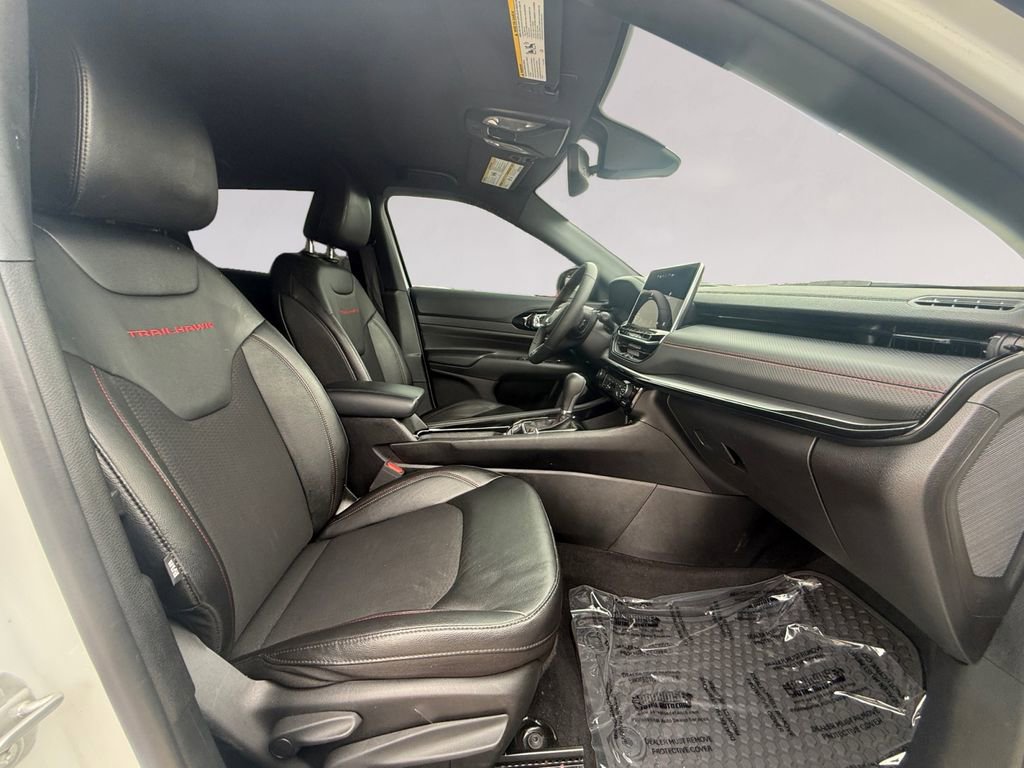 Used 2025 Jeep Compass Trailhawk w/ Trailer Tow Group image 17