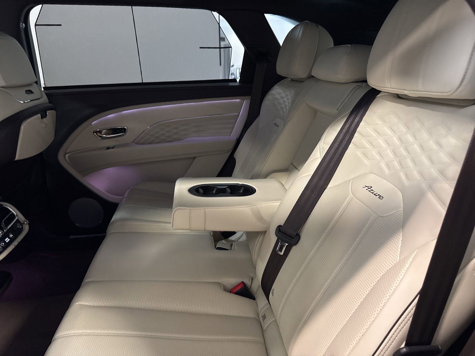 Used 2023 Bentley Bentayga Extended Wheelbase image 23