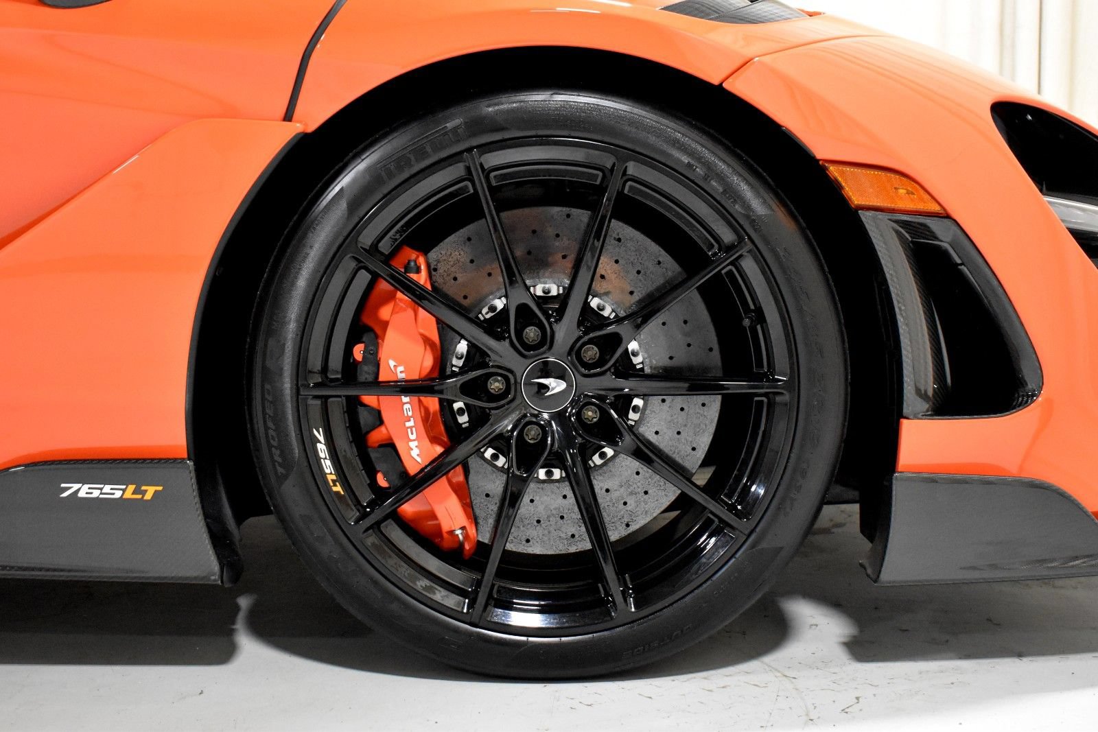 Used 2021 McLaren 765LT RWD image 23