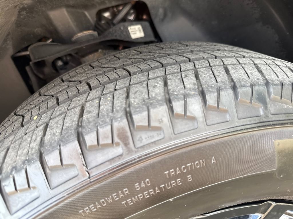 Certified 2023 Nissan Frontier SV w/ Midnight Edition Package image 30