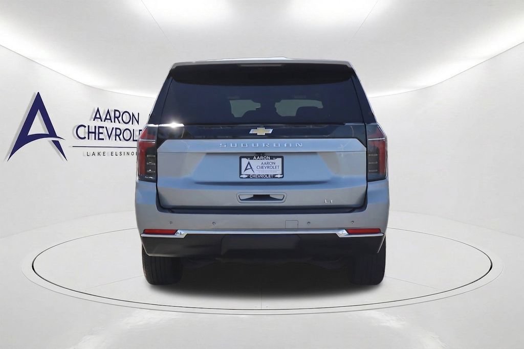 Used 2025 Chevrolet Suburban LT AWD/4WD image 5