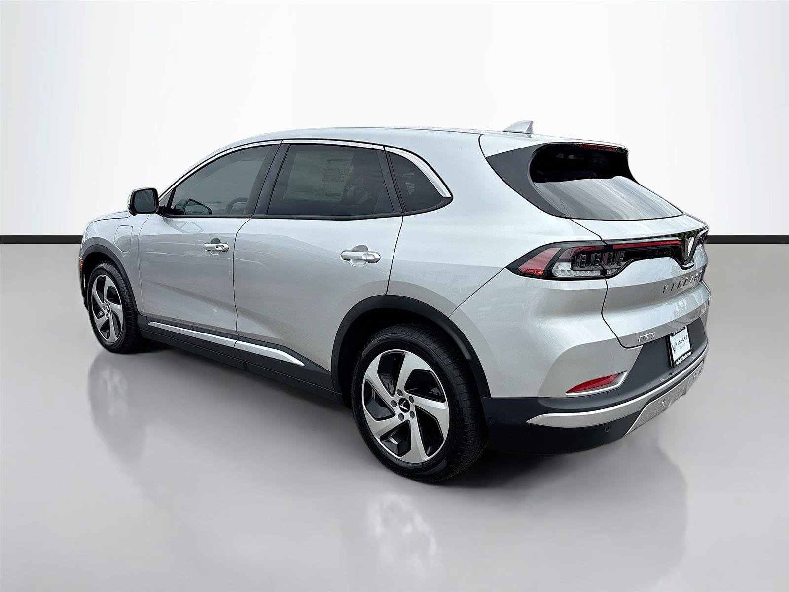 New 2025 VinFast VF 8 Eco AWD/4WD image 5