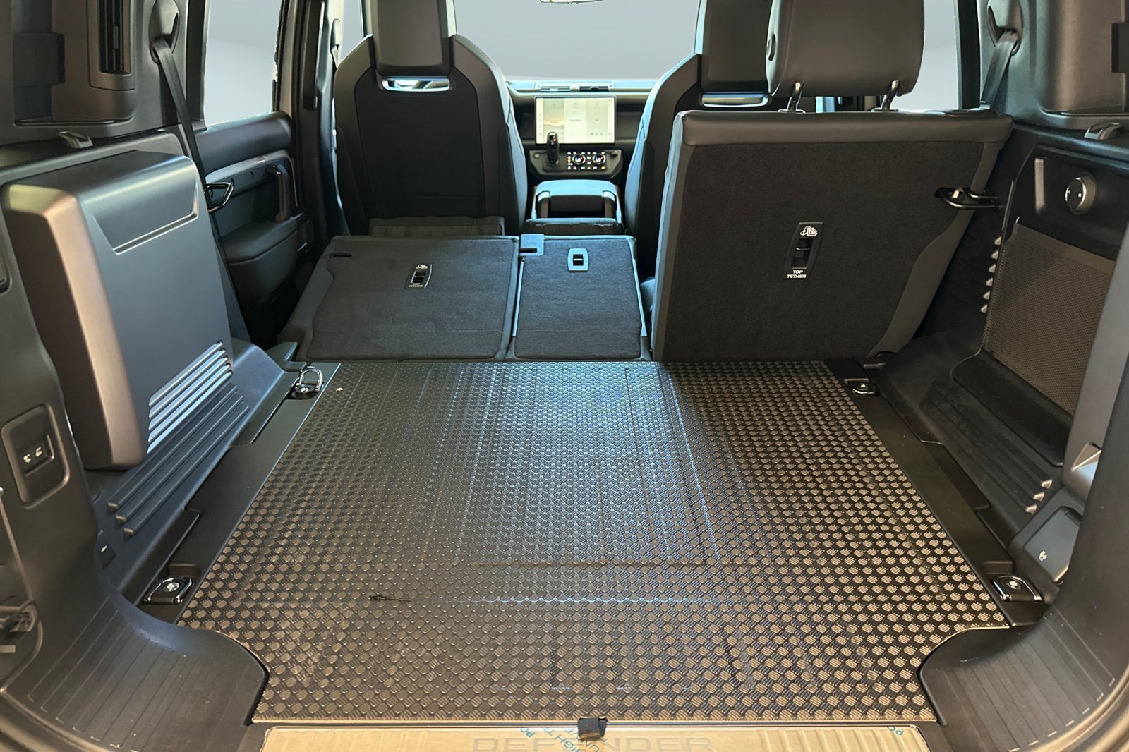 New 2026 Land Rover Defender 110 OCTA AWD/4WD image 25