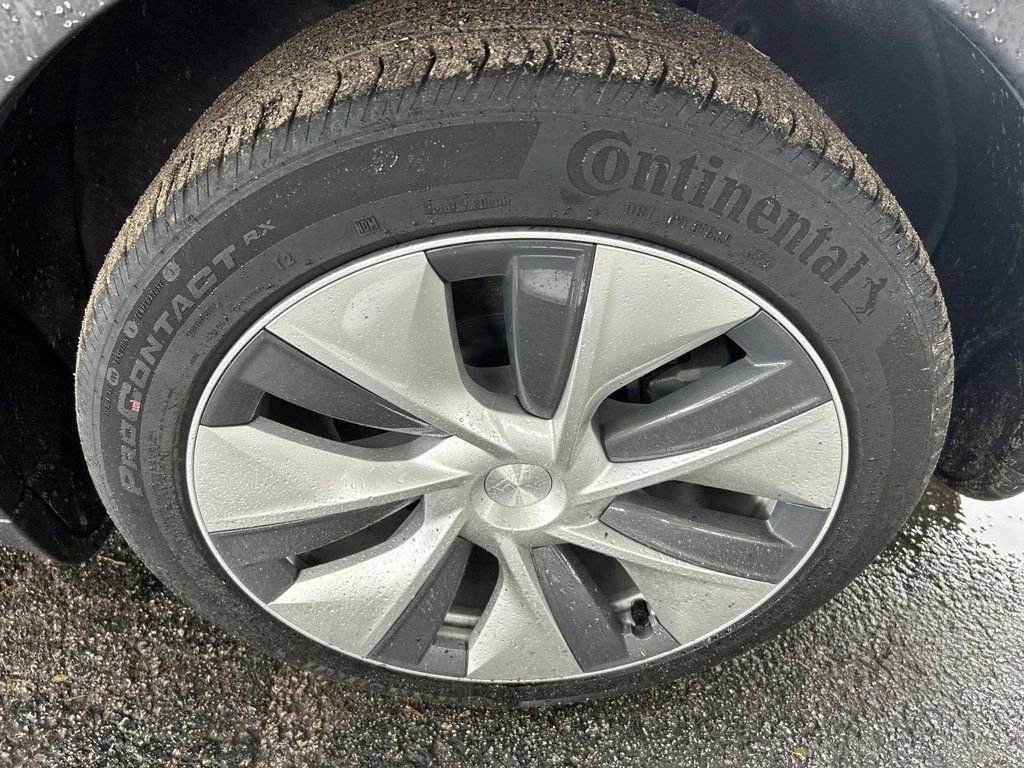 Used 2022 Tesla Model Y Long Range image 10