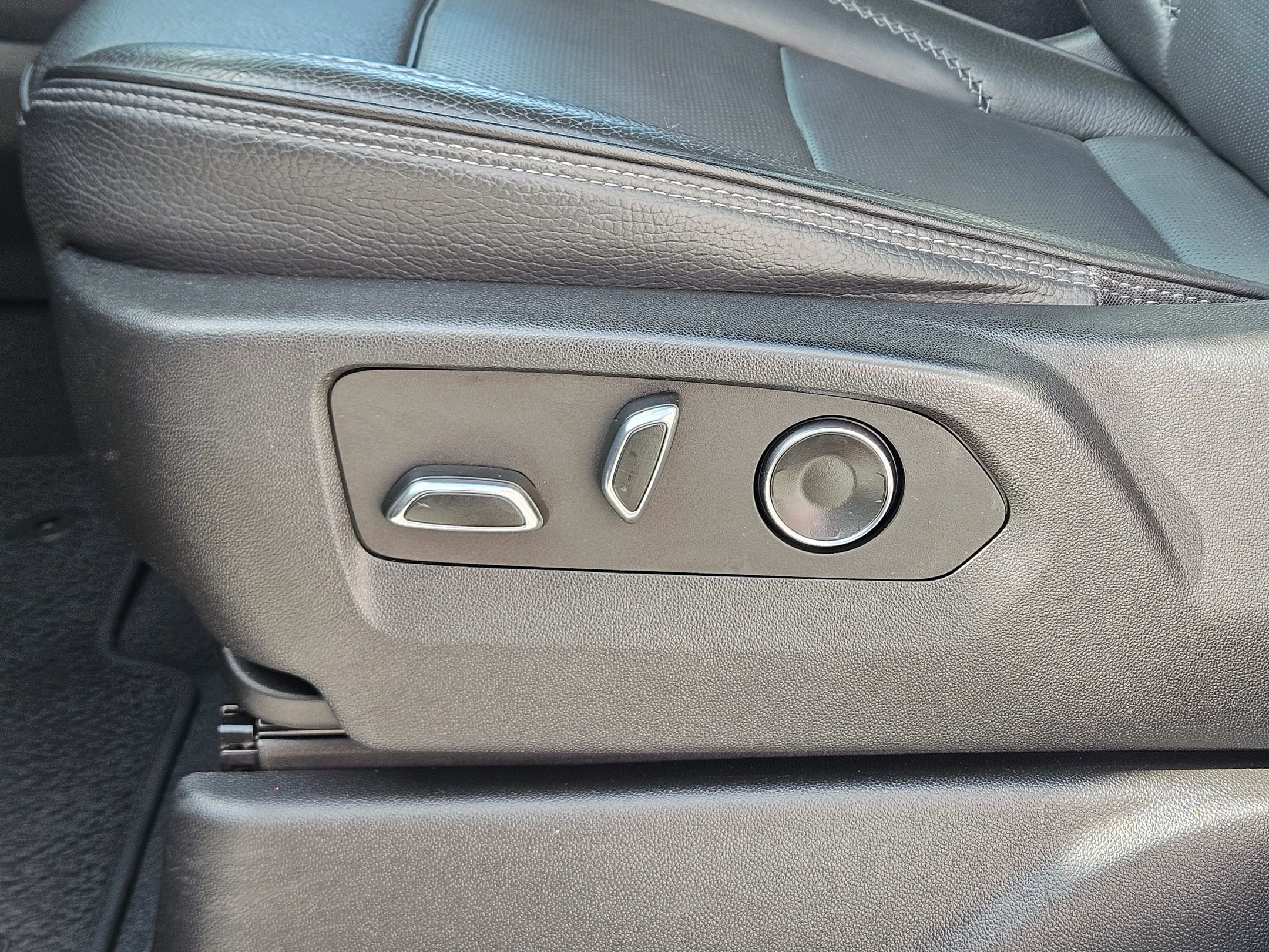 Used 2023 GMC Yukon Denali image 20