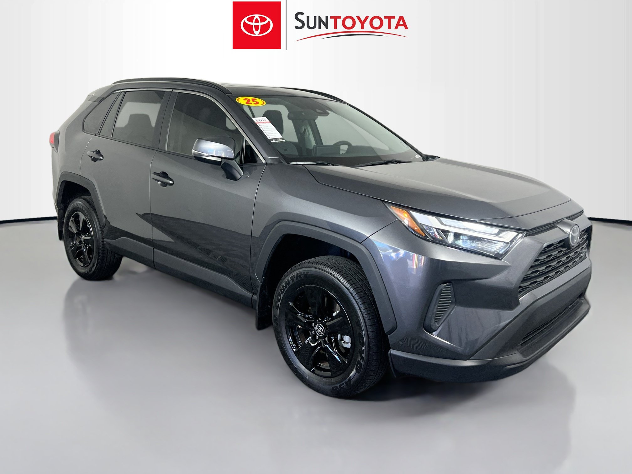 Used 2025 Toyota RAV4 XLE FWD image 1