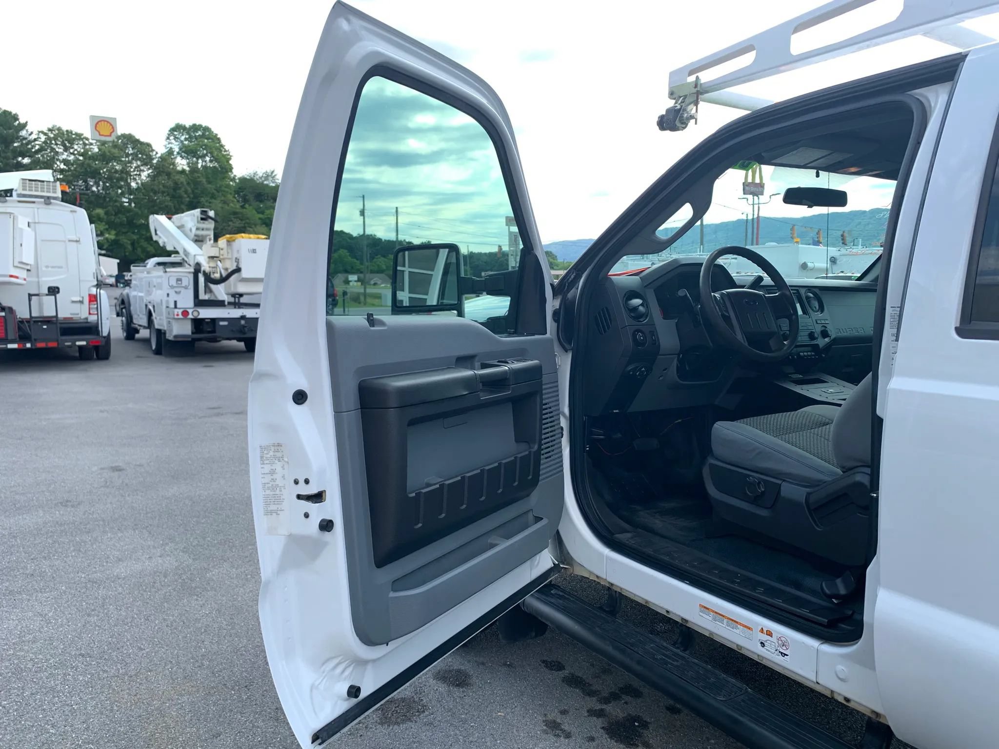 Used 2014 Ford F450 XL w/ Power Equipment Group AWD/4WD image 8