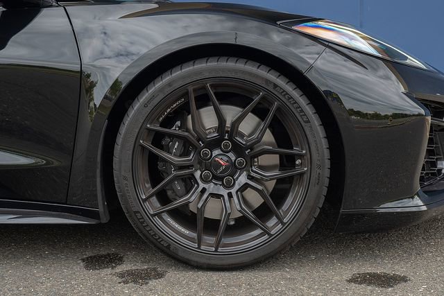 Used 2024 Chevrolet Corvette Z06 image 9