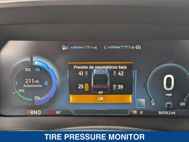 Used 2022 Ford F150 Lightning Lariat image 16