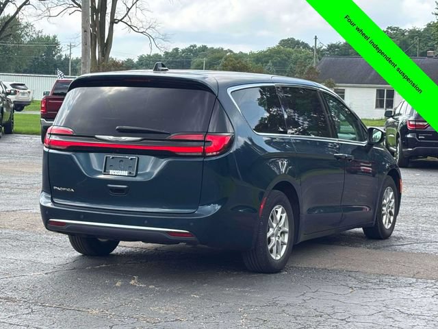 Used 2023 Chrysler Pacifica Touring-L FWD image 34